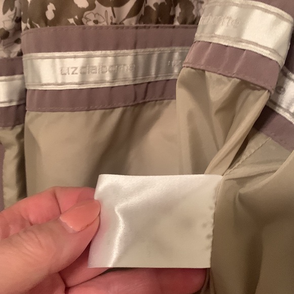 Liz Claiborne Mid Length Tan & Brown Raincoat w/ Detachable Hood Women’s Size M - Picture 10 of 10
